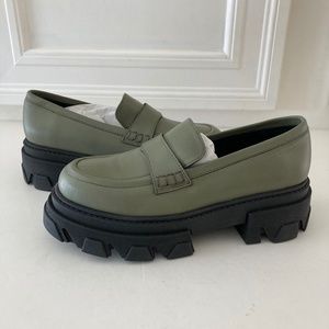 NWOT Anthropologie Alohas Trailblazer Moss Loafers Sz 39